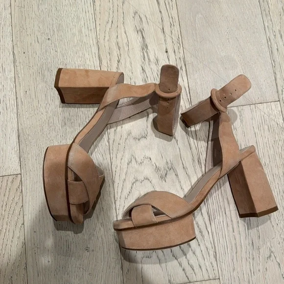 Brand new Stuart weitzman nude suede ankle strap heels 6 - Picture 4 of 4